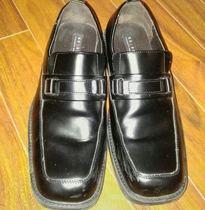 Men's dress shoes
